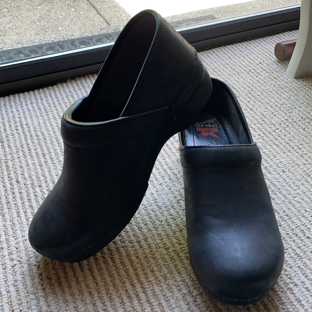 Dansko XP oiled black clogs